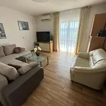 Apartma Zonta *